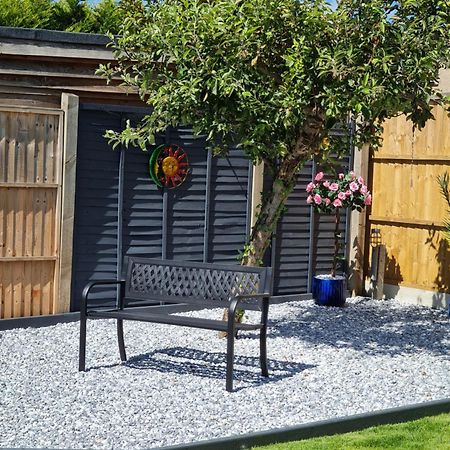 Staines-upon-Thames A Bright And Spacious Gem מראה חיצוני תמונה
