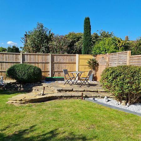 Staines-upon-Thames A Bright And Spacious Gem מראה חיצוני תמונה