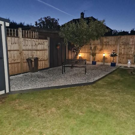 Staines-upon-Thames A Bright And Spacious Gem מראה חיצוני תמונה
