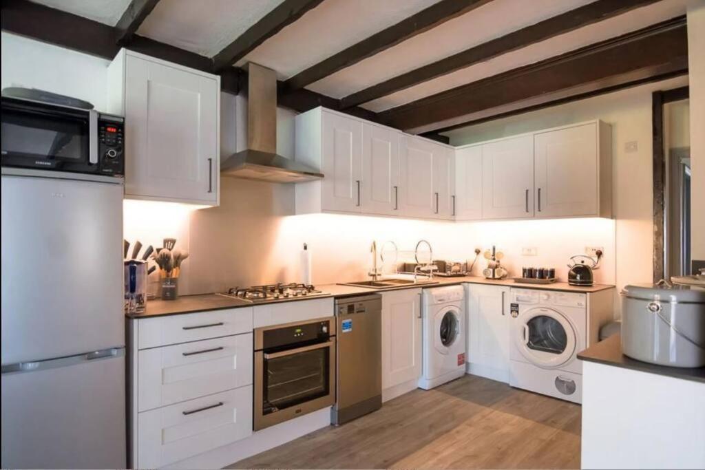 Staines-upon-Thames A Bright And Spacious Gem מראה חיצוני תמונה