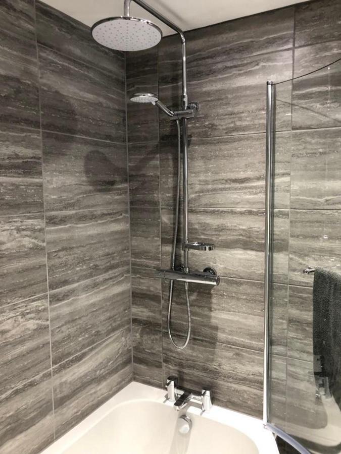 Staines-upon-Thames A Bright And Spacious Gem מראה חיצוני תמונה