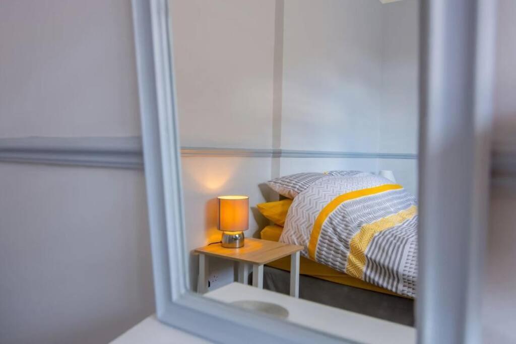 Staines-upon-Thames A Bright And Spacious Gem מראה חיצוני תמונה